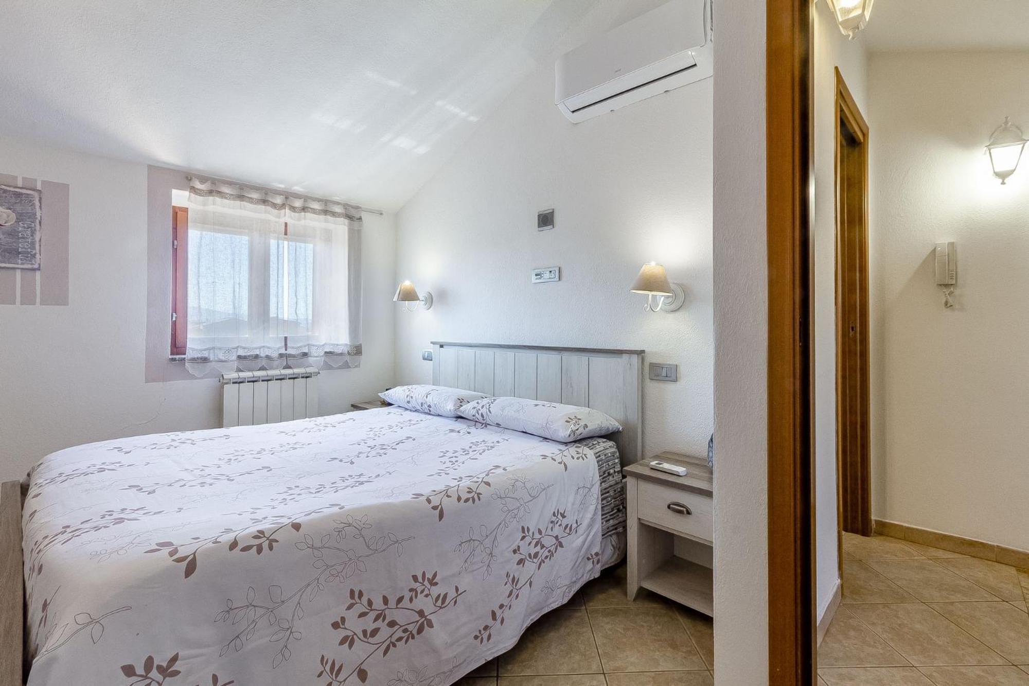Charlotte Apartment - For Family And Groups Порто-Торрес Экстерьер фото